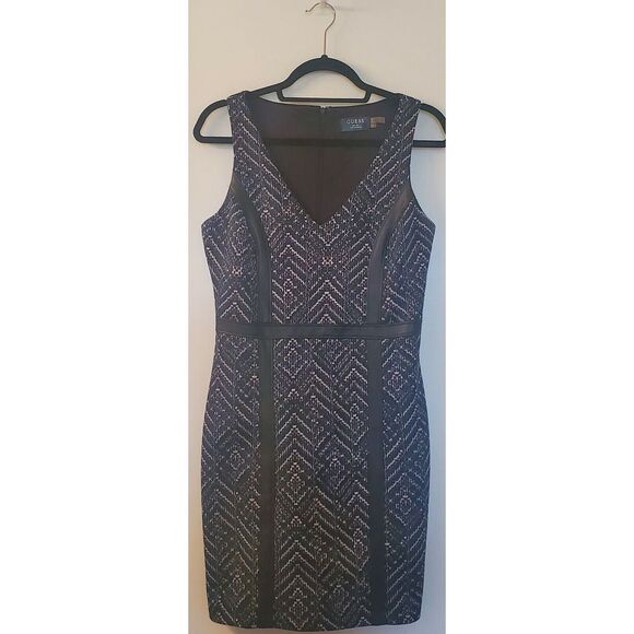 GUESS Body Con Dress Chevron Black Flattering V Neck Leather look Banding WOM 8 - Picture 1 of 12